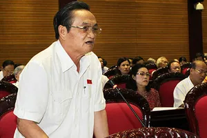 “Hình như, chúng ta đang thu chi kiểu gì cũng được!” 