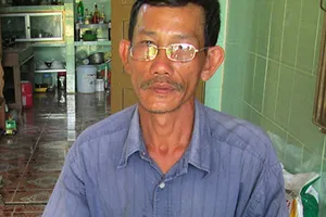 Cán bộ xã đòi nợ giùm trái luật