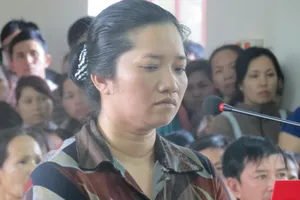 Vụ vợ nguyên bí thư xã đốt xác: Đề nghị truy tố tội xâm phạm thi thể