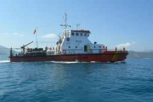 Đưa thuyền viên người Nga vào Nha Trang cấp cứu