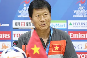 HLV Trần Vân Phát chia tay bóng đá nữ