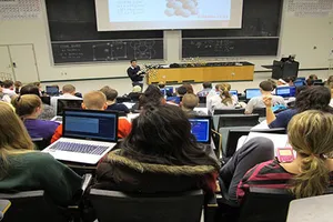 Coi chừng sai lầm với trường “top” 