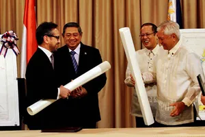 Đại sứ Arif Havas Oegroseno: Bài học từ Indonesia và Philippines