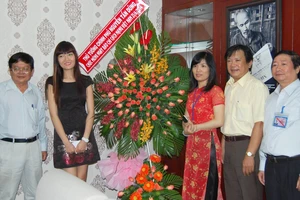 Thủ tướng chúc mừng báo Pháp Luật TP.HCM