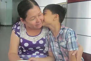 Cháu bé bị bỏ rơi mong được nhập hộ khẩu