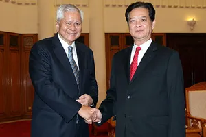 Thủ tướng Nguyễn Tấn Dũng tiếp bộ trưởng Ngoại giao Philippines