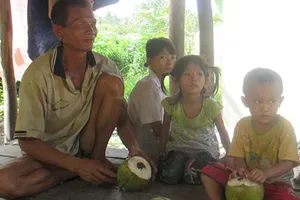 Nghèo xơ bị buộc… thoát nghèo!