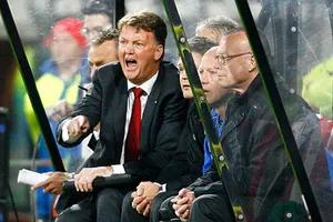 HLV Louis Van Gaal: “Hai cầu thủ Hà Lan không dám đá luân lưu”