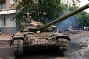 Đạn pháo Ukraine rơi sang Nga, một người chết