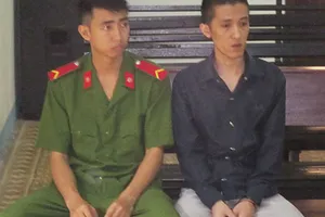 Đi tù vì làm “chuyện vợ chồng” với bạn gái nhí