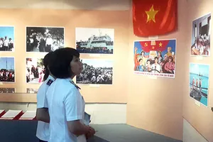 Triển lãm vỏ tàu Việt Nam bị Trung Quốc đâm rách 