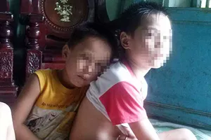 Khi cha mẹ đi tù - Bài 2: “Con đã ôm quạt mà khóc”