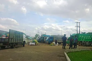 Dân bỏ công viên vì... bãi rác