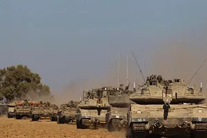 Quân đội Israel điều bộ binh vào dải Gaza