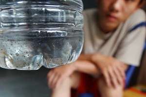 Nước máy đầy cặn, dân phát rầu