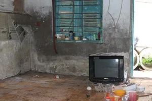 Cãi nhau, đâm chồng hờ suýt chết 