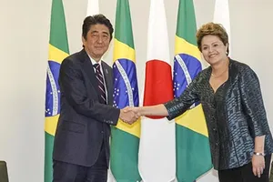 Nguyên Thủ tướng Nhật “đi đêm” 