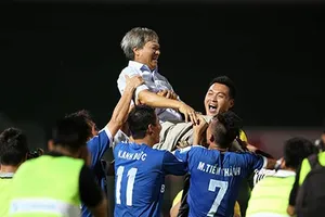 HLV Lê Thụy Hải: “Bình Dương không vô địch mới lạ!”