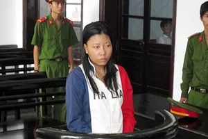 Vợ chồng hờ rủ nhau đi ăn trộm 