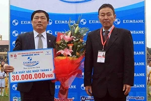 Làm giàu từ bóng đá