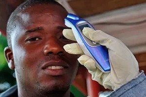 Đối phó dịch Ebola: Cảnh giác với máy bay đến từ quốc gia có dịch