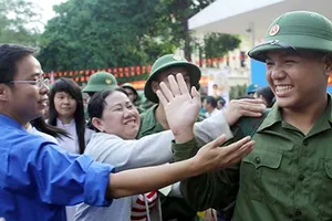 Cán bộ, công chức cũng phải nhập ngũ