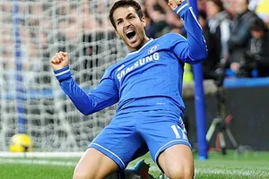 Fabregas thăng hoa với Chelsea