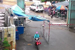 Cư dân đòi giám đốc sở xin lỗi