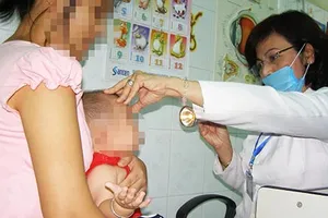 Con mang tật bệnh do… cha mẹ