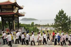 Tết độc lập về bên Vũng Chùa