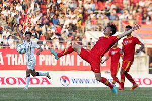 VN - Hong Kong (3-1): Thuốc thử nhẹ cân