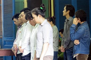 Môi giới mại dâm, hai chủ quán bar hầu tòa