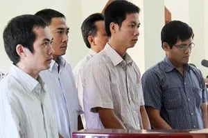 Yêu cầu khởi tố viện trưởng VKSND TP Tuy Hòa