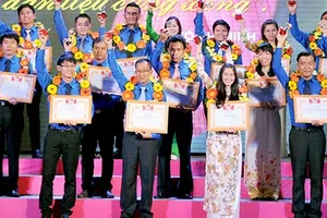 Để chính quyền thân thiện với dân