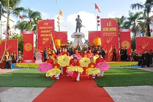 Dâng hương Anh hùng dân tộc Nguyễn Trung Trực