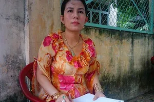 Nửa năm chưa xong hồ sơ cho người dân