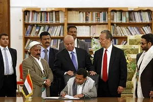Chính phủ Yemen chia quyền với quân nổi dậy