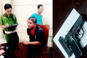 Vào trụ sở ủy ban quận ‘múa súng’