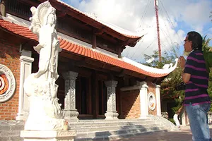 Ngôi chùa có năm tăng sĩ ra Trường Sa 