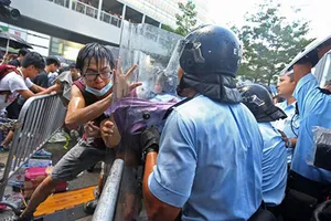 74 sinh viên Hong Kong bị bắt giữ 