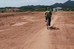 Cán bộ xây nhà trái phép chờ bồi thường