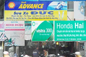 'Cấm' quảng cáo ở mặt tiền của cửa hiệu