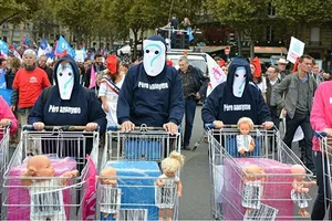 Mang thai hộ: Được, không?