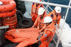 Chưa tìm được các thuyền viên mất tích