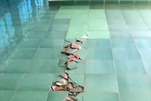 Bệnh viện ‘quỵt’ tiền công bốc xếp của bác sĩ 