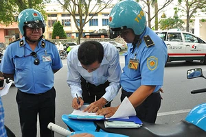 Bắt đầu xử phạt taxi Uber