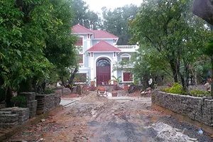 Tướng công an xây biệt thự ‘lụi’