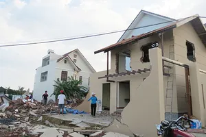 Vũng Tàu: ‘Xã hội đen’ xây nhà không phép bán cho dân