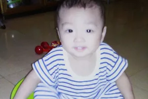 Cháu bé bị bỏ rơi đã vào trung tâm bảo trợ