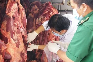 Thêm chủ hàng thịt bò bơm nước bị phạt 100 triệu đồng
